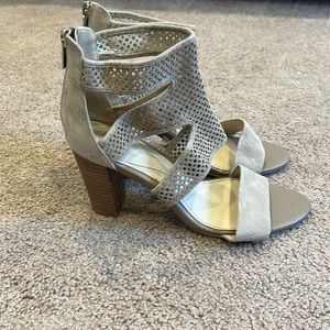 Women’s Isola Suede Sandals Size 8M